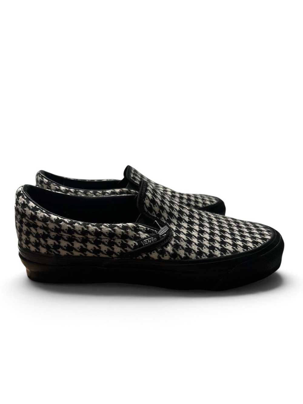 Vans Kids Slip-On Sneakers in Black & White Houndstooth Mens 7.5 Womens 9